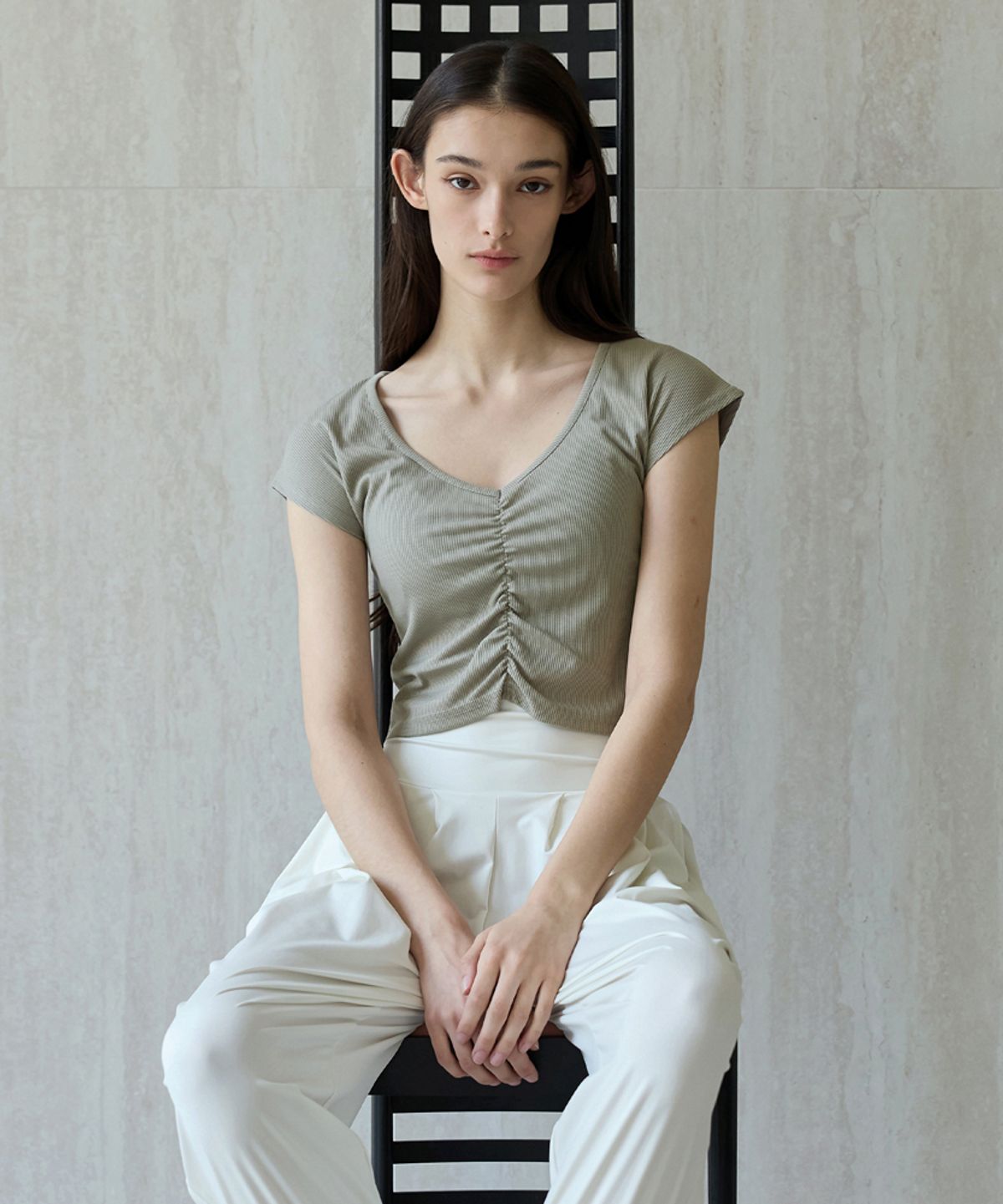 데비웨어(DEVIWEAR) 줄리 셔링 캡 슬리브 DEVI-T0130-샌드