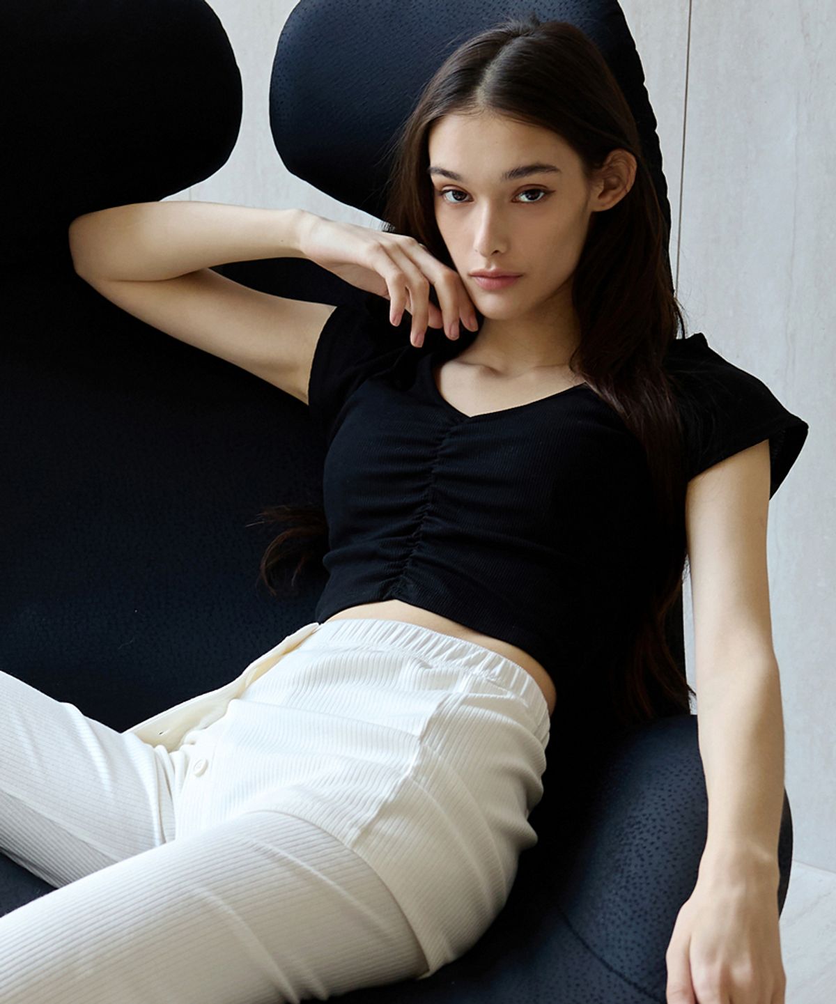 데비웨어(DEVIWEAR) 줄리 셔링 캡 슬리브 DEVI-T0130-블랙