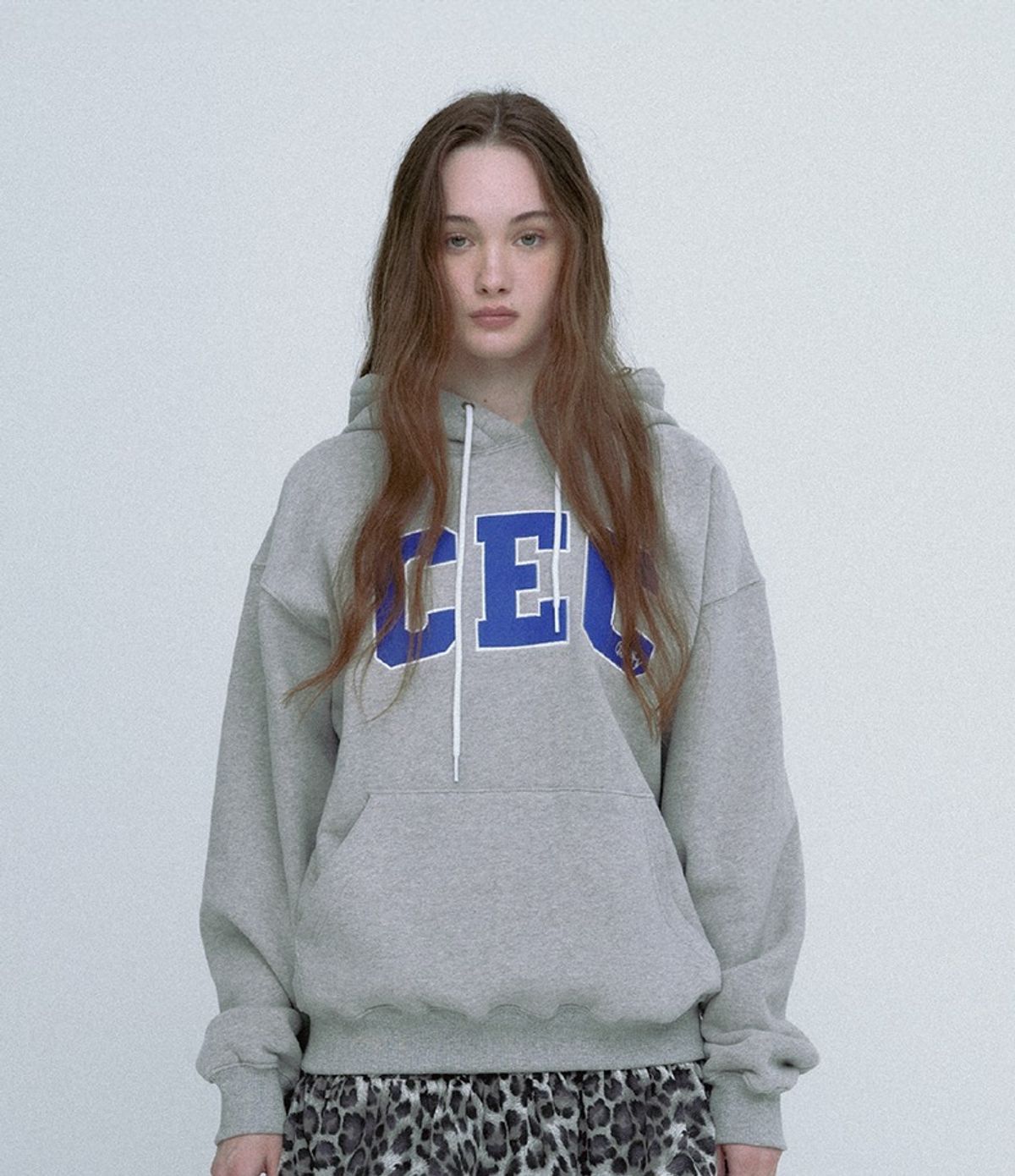 챈스챈스(CHANCECHANCE) CEC ARCH LOGO HOODIE (GRAY/기모)