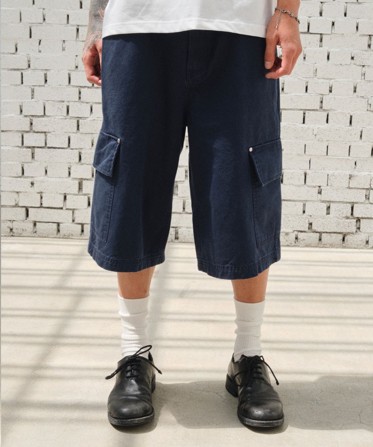 다이브인(DIVEIN) JUMBO CARGO BURMUDA PANTS (NAVY)