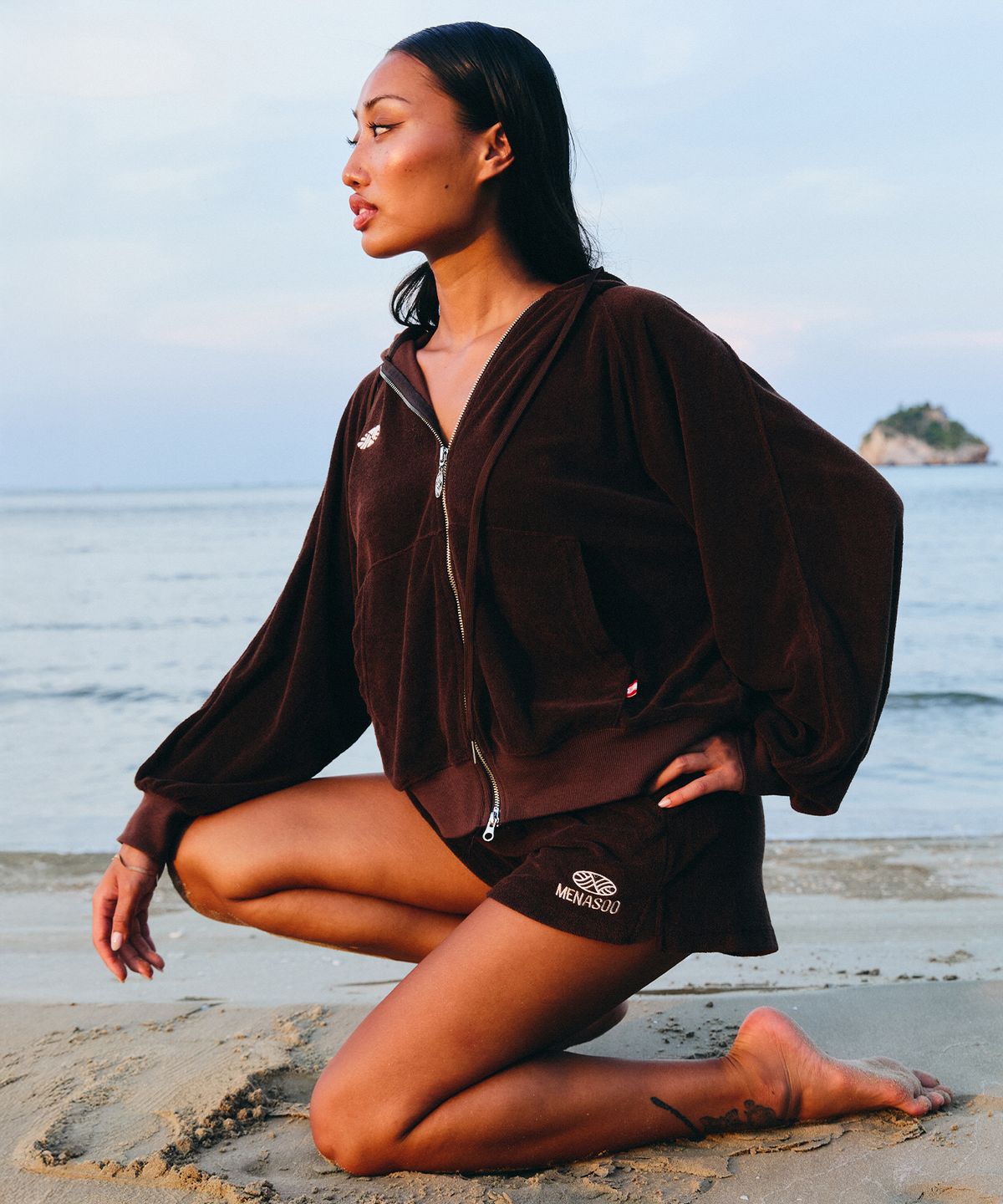 미나수(MENASOO) Terry Raglan Hooded Zip Up_Brown