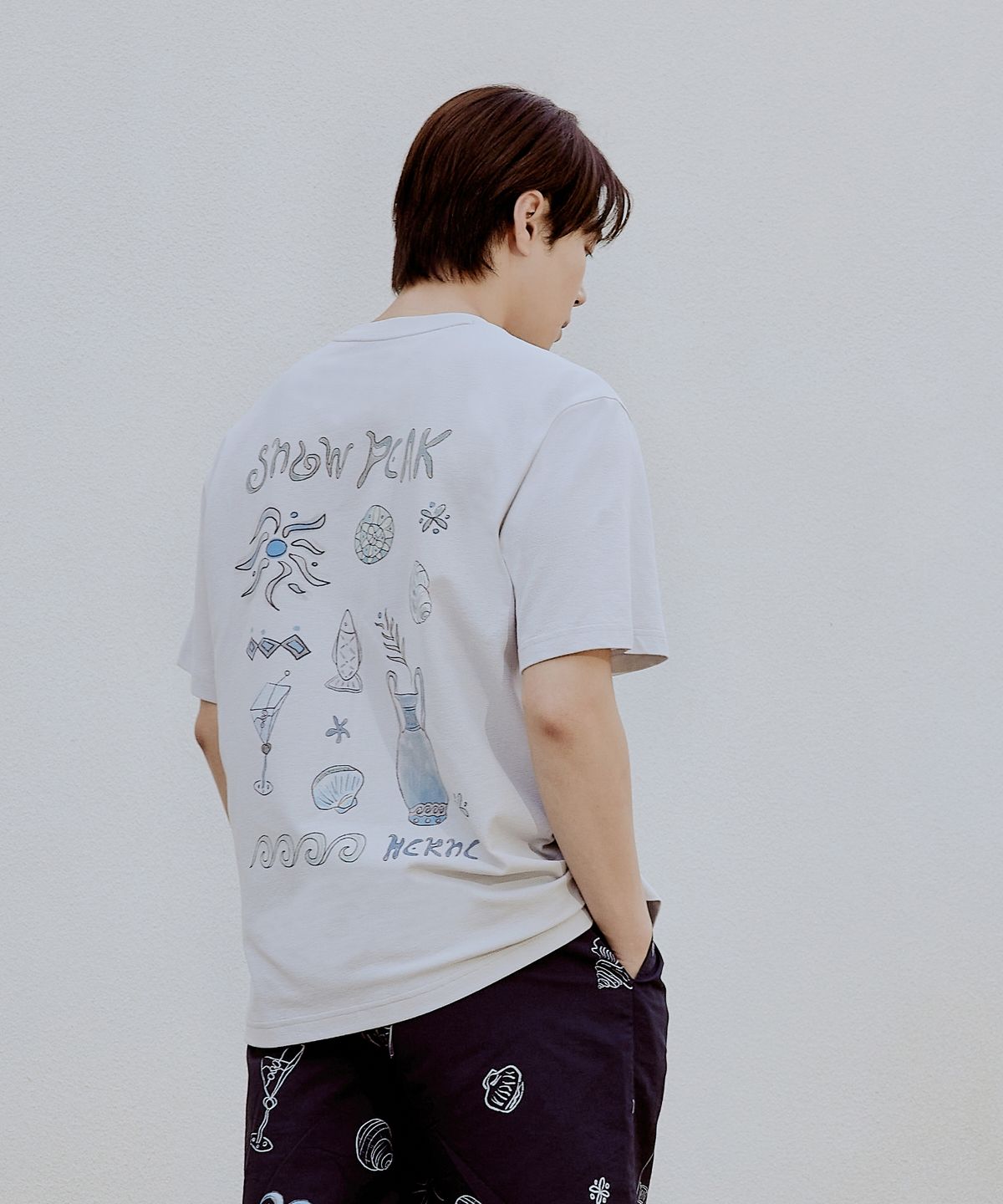 스노우피크 어패럴(SNOWPEAK APPAREL) [스노우피크 X 헤르시] 그래픽 반팔 티셔츠 (S25MMFTS36) Ice Gray