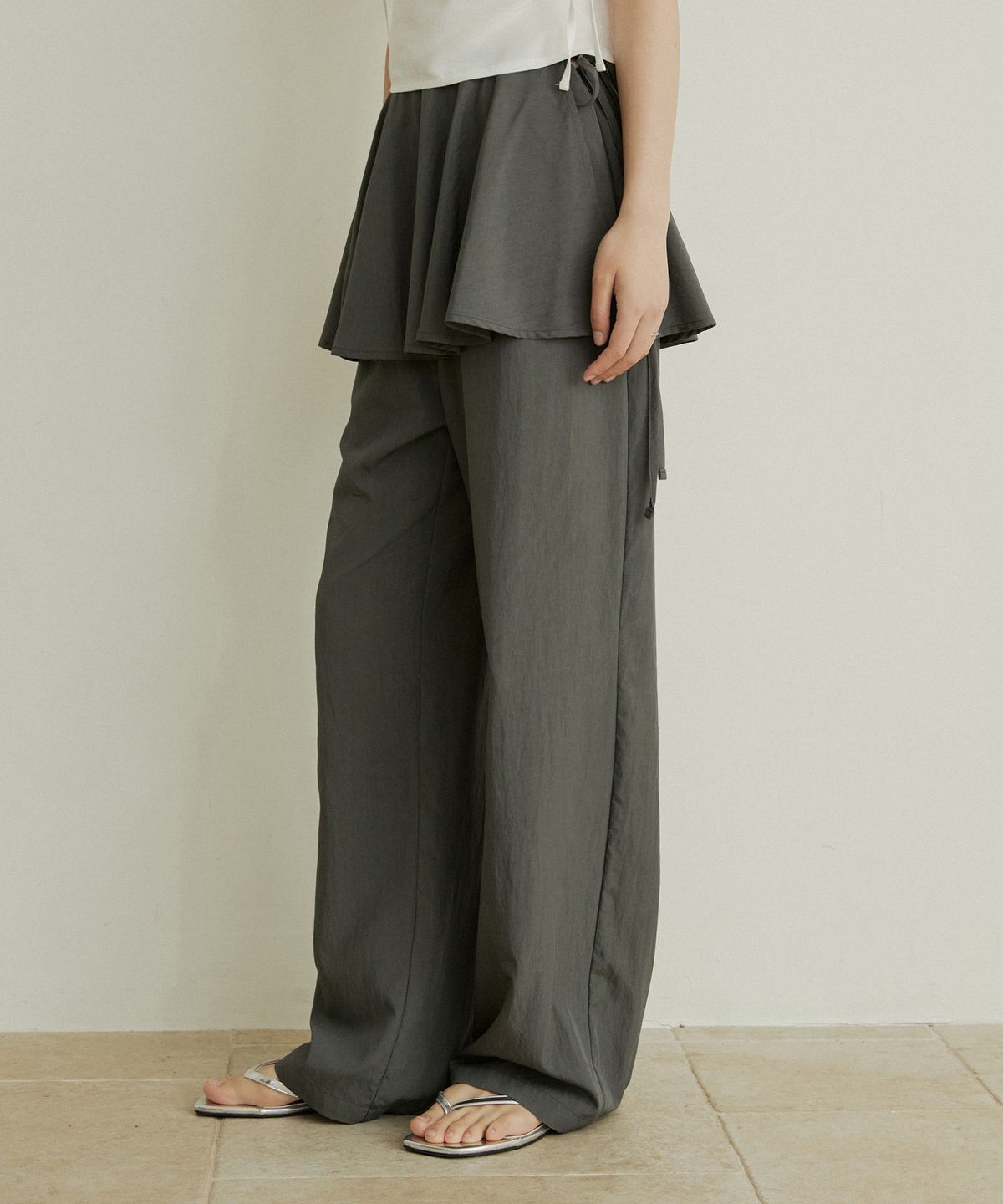 어다울(ADAUL) Nylon flare layered skirt pants - charcoal
