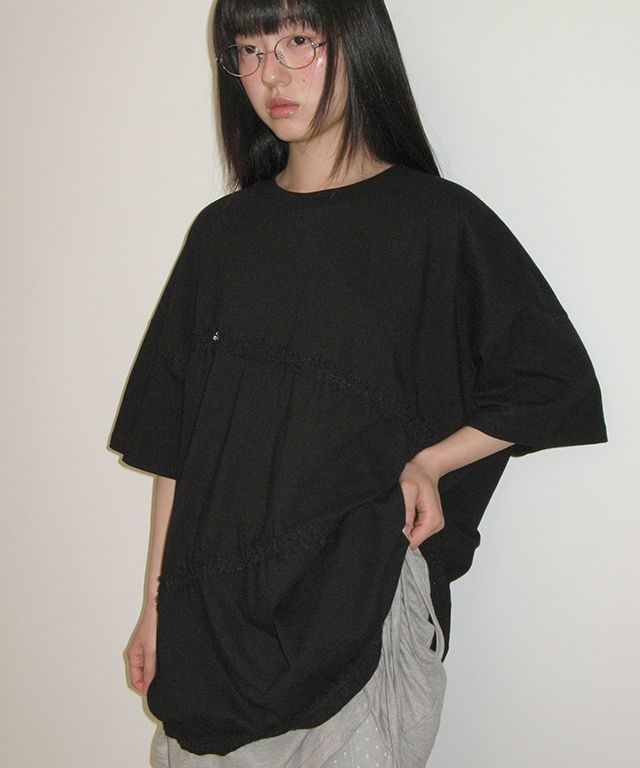 ★25SS新作★RONRON★OBLIQUE FRILL SHIRRING OVER FIT T SHIRT MUSINSA | RONRON OBLIQUE FRILL SHIRRING OVER FIT T SHIRT BLACK