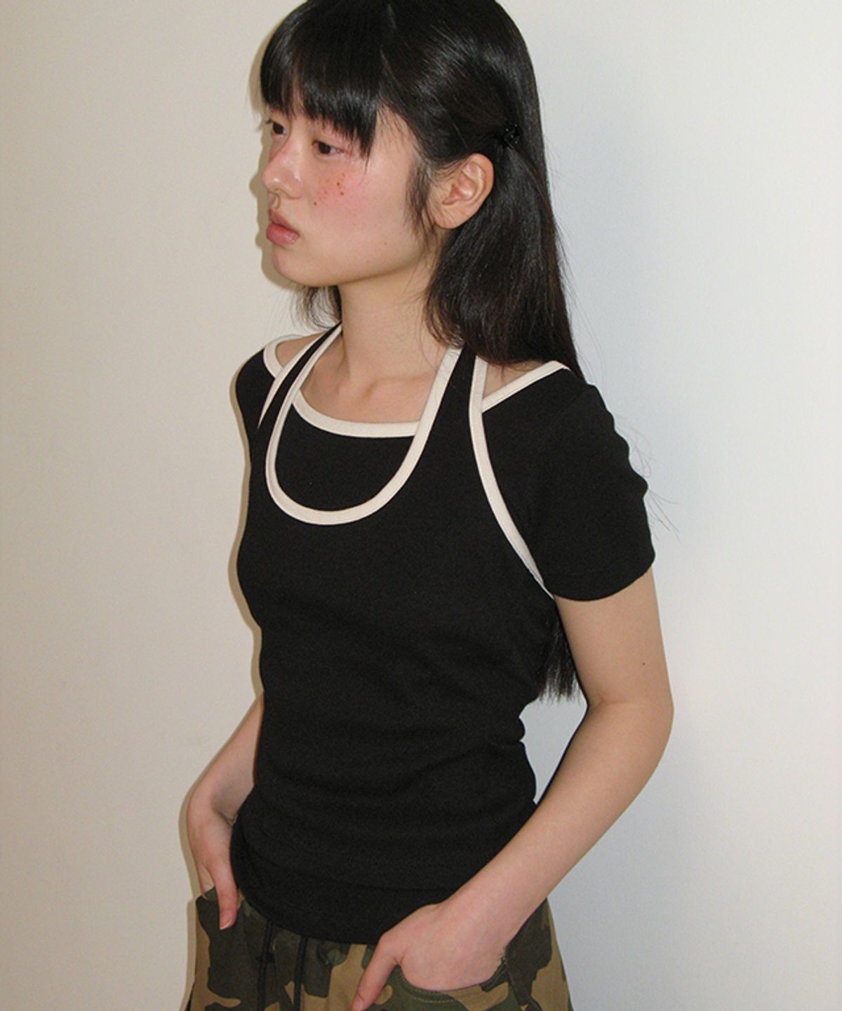 론론(RONRON) LAYERED HALTER RINGER T SHIRT BLACK