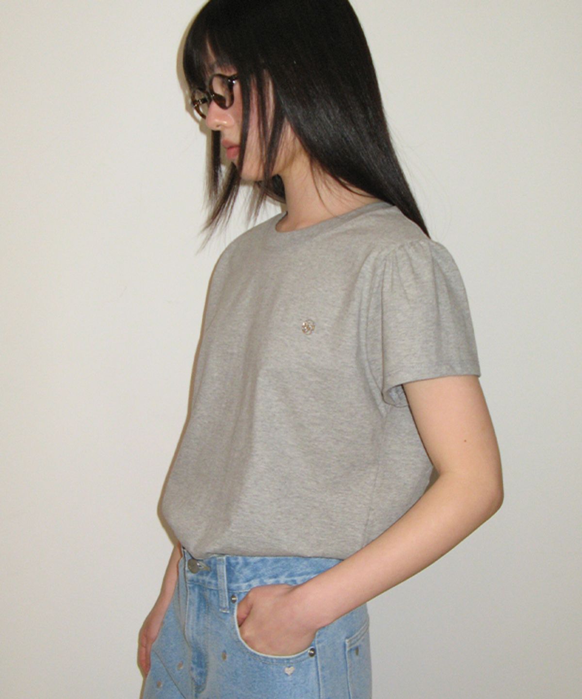 론론(RONRON) PUFF SHIRRING SHORT SLEEVE T SHIRT GREY