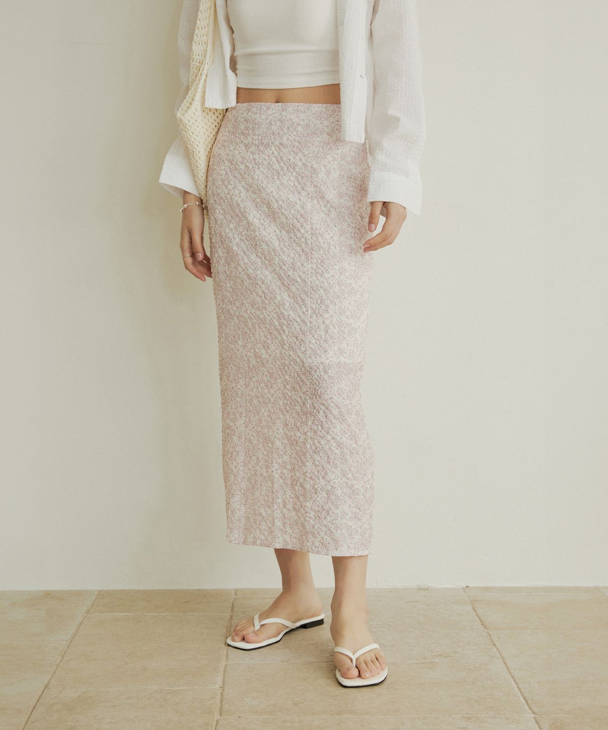 어다울(ADAUL) Embo chiffon flower H line long skirt - pink