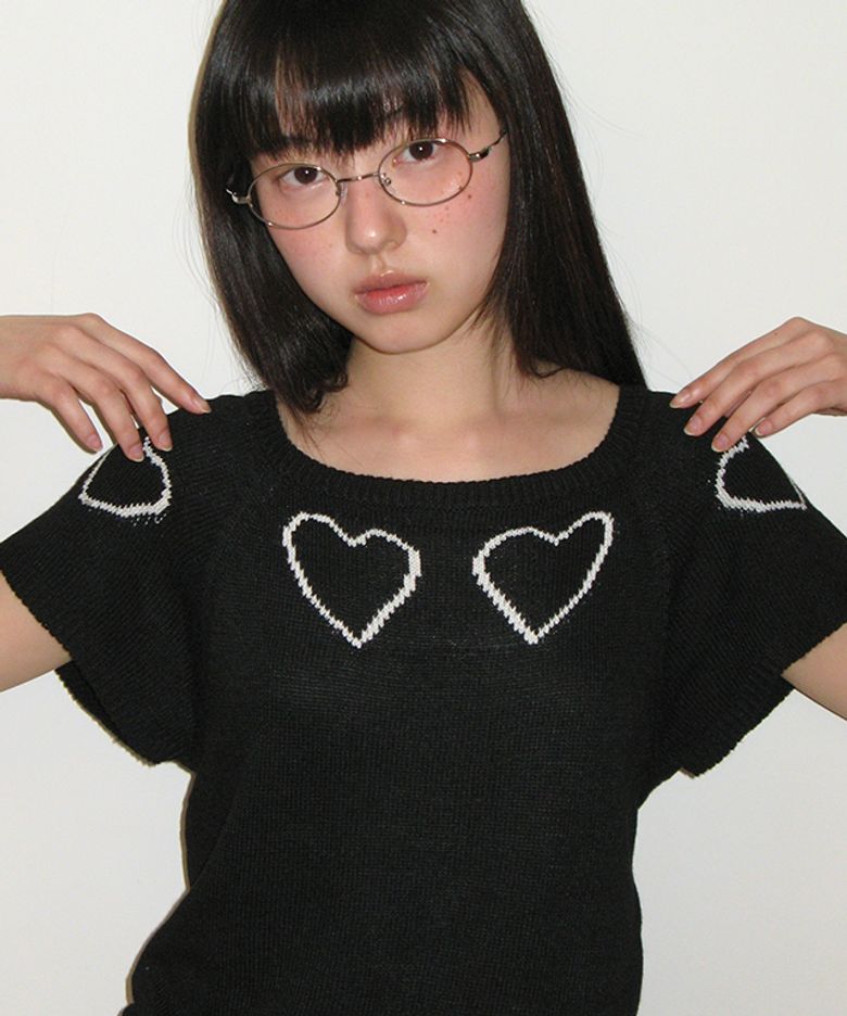 HEART LINE SHORT SLEEVE KNIT BLACK