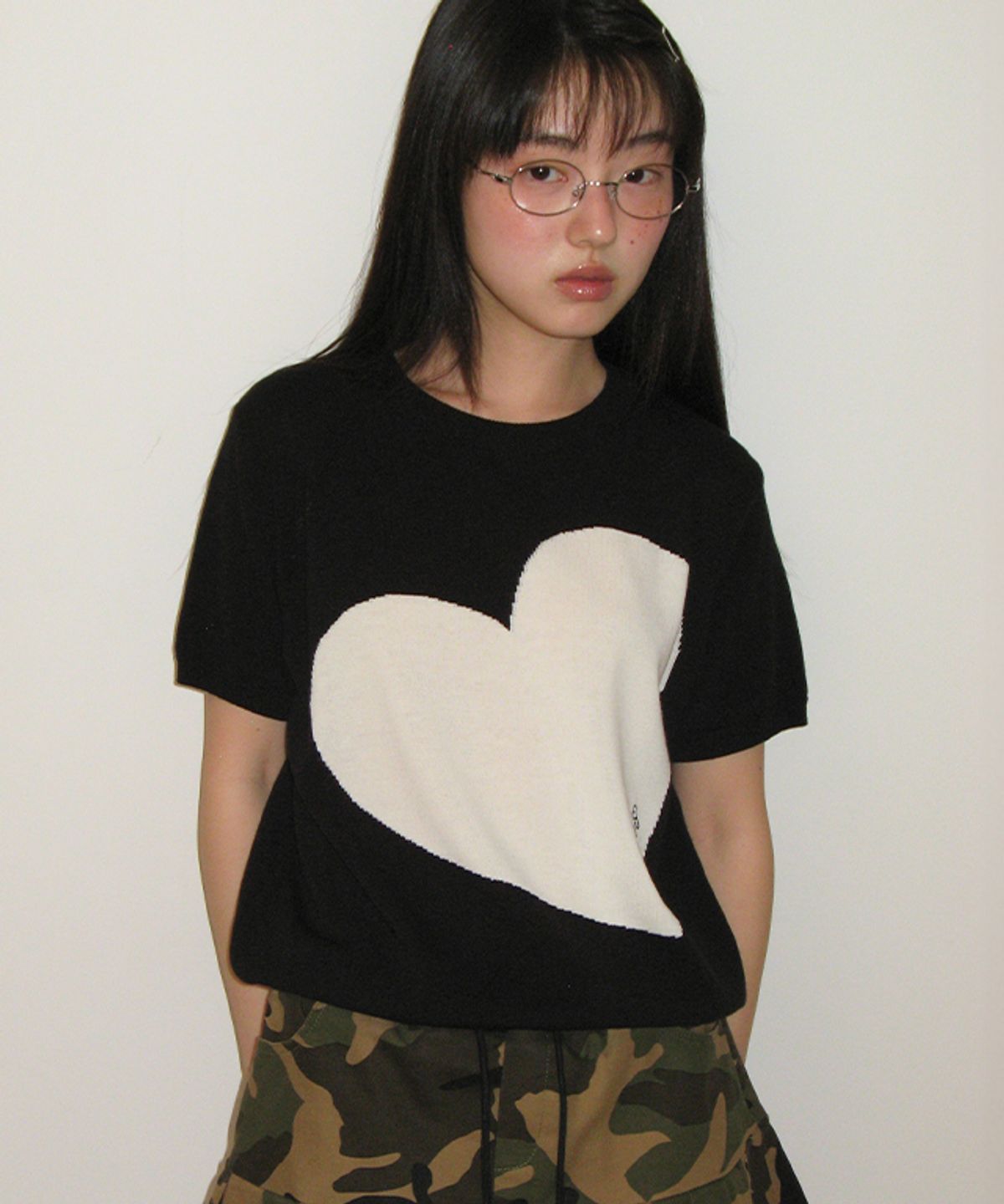 론론(RONRON) BIG HEART SHORT SLEEVE KNIT BLACK