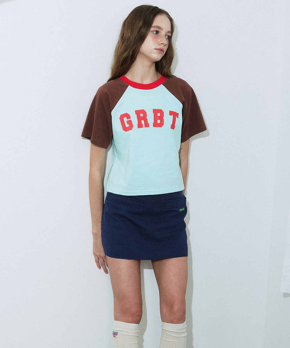 그린버터(GREENBUTTER) GRBT Raglan Tee (Sky/Brown)