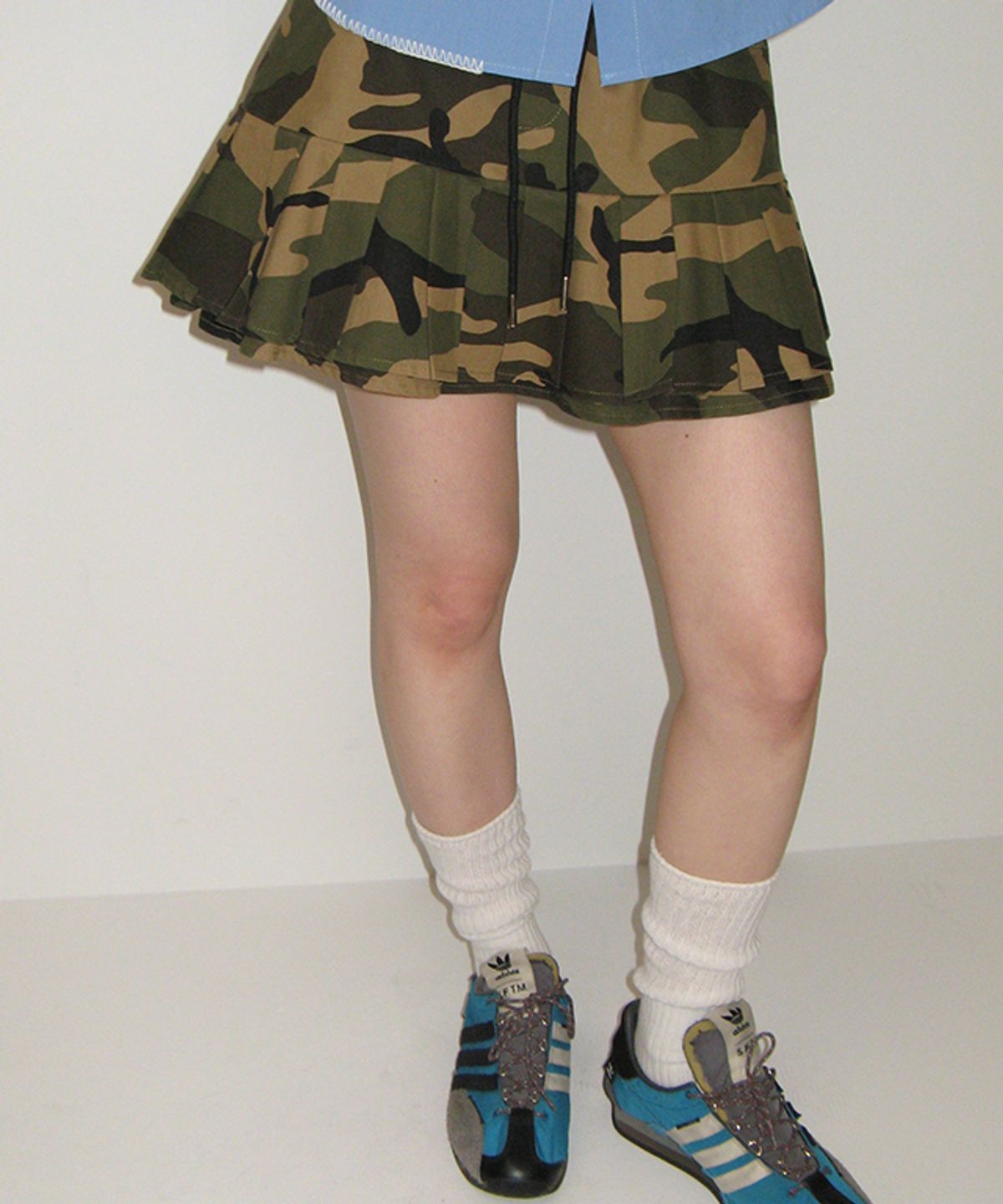 론론(RONRON) PLEATS BANDING MINI SKIRT CAMOUFLAGE