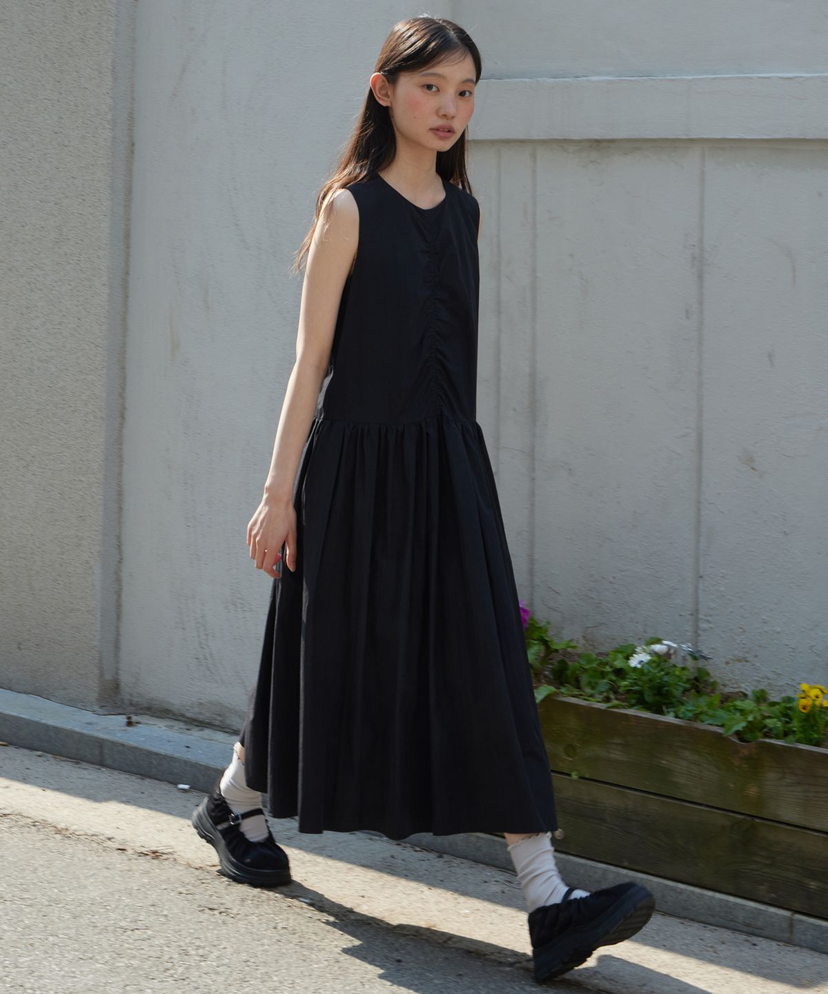 스텝어라운드(STEP AROUND) Pleated sleeveless one-piece_BLACK
