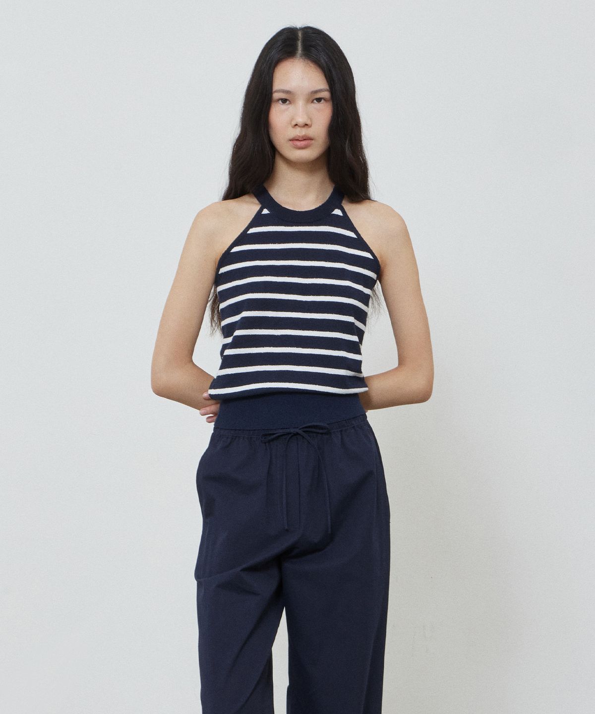 노티아(NOTIA) HALTER NECK SLEEVELESS TOP - NAVY STRIPE