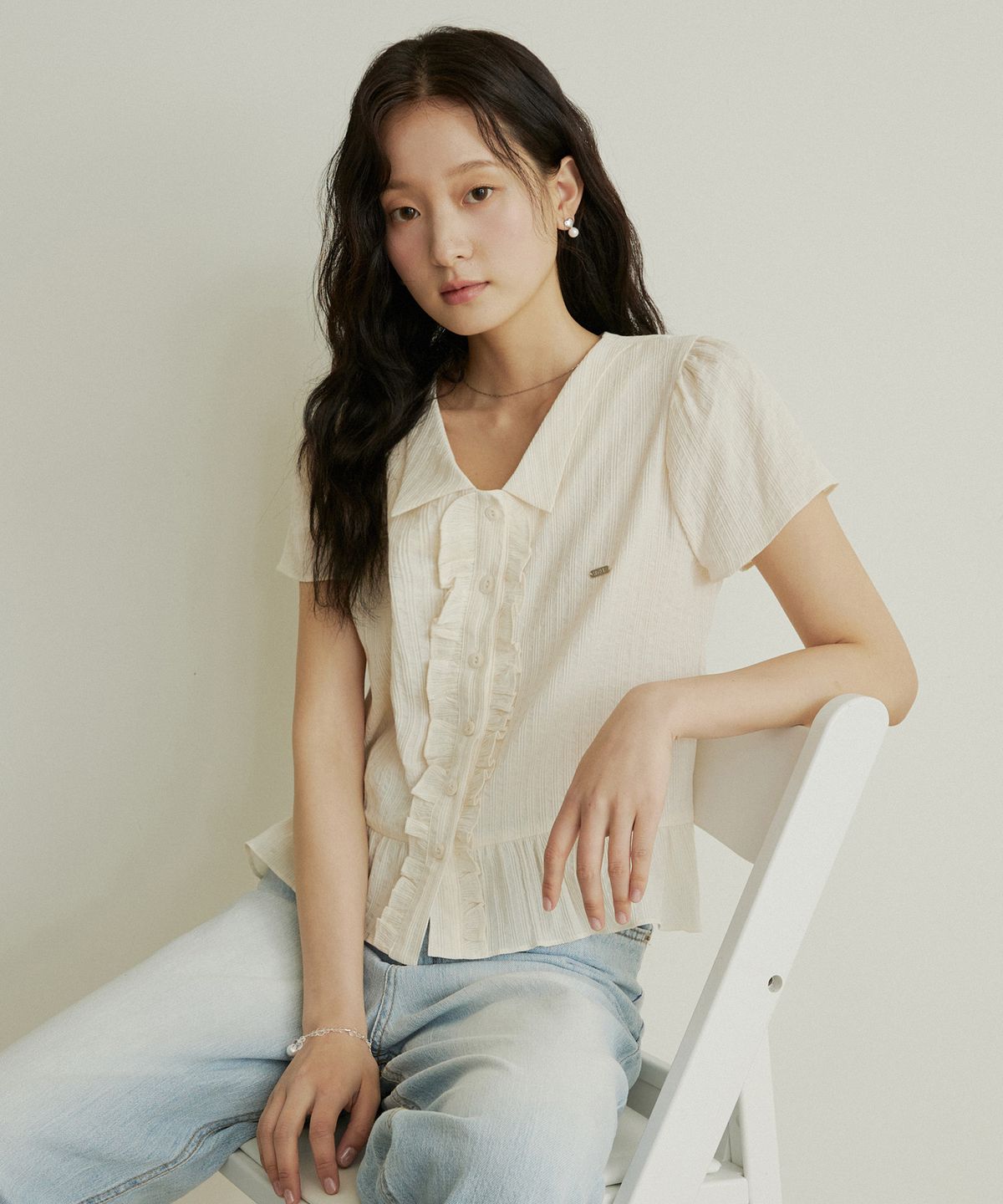 어다울(ADAUL) Frill jacquard cap sleeve blouse - cream