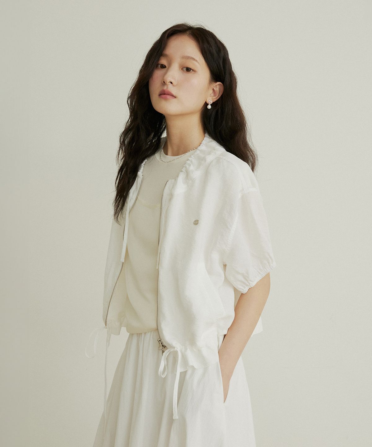 어다울(ADAUL) Shirring half windbreaker - white