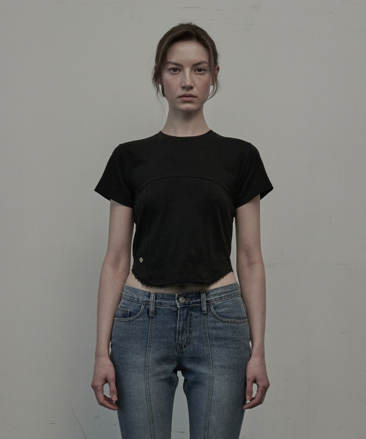 마우솔레움(MAU SOLEUM) Lakin Laced T-Shirt - Black
