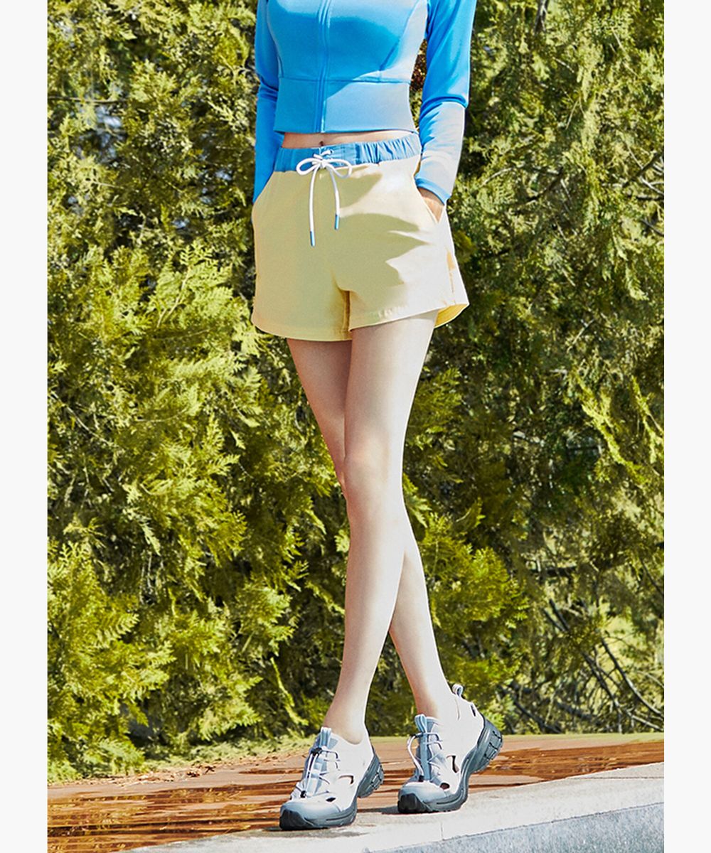 [나나 착용] 여성 워터 레귤러핏 3부 보드숏(레깅스내장) - 옐로우(QQ222SHP65)
