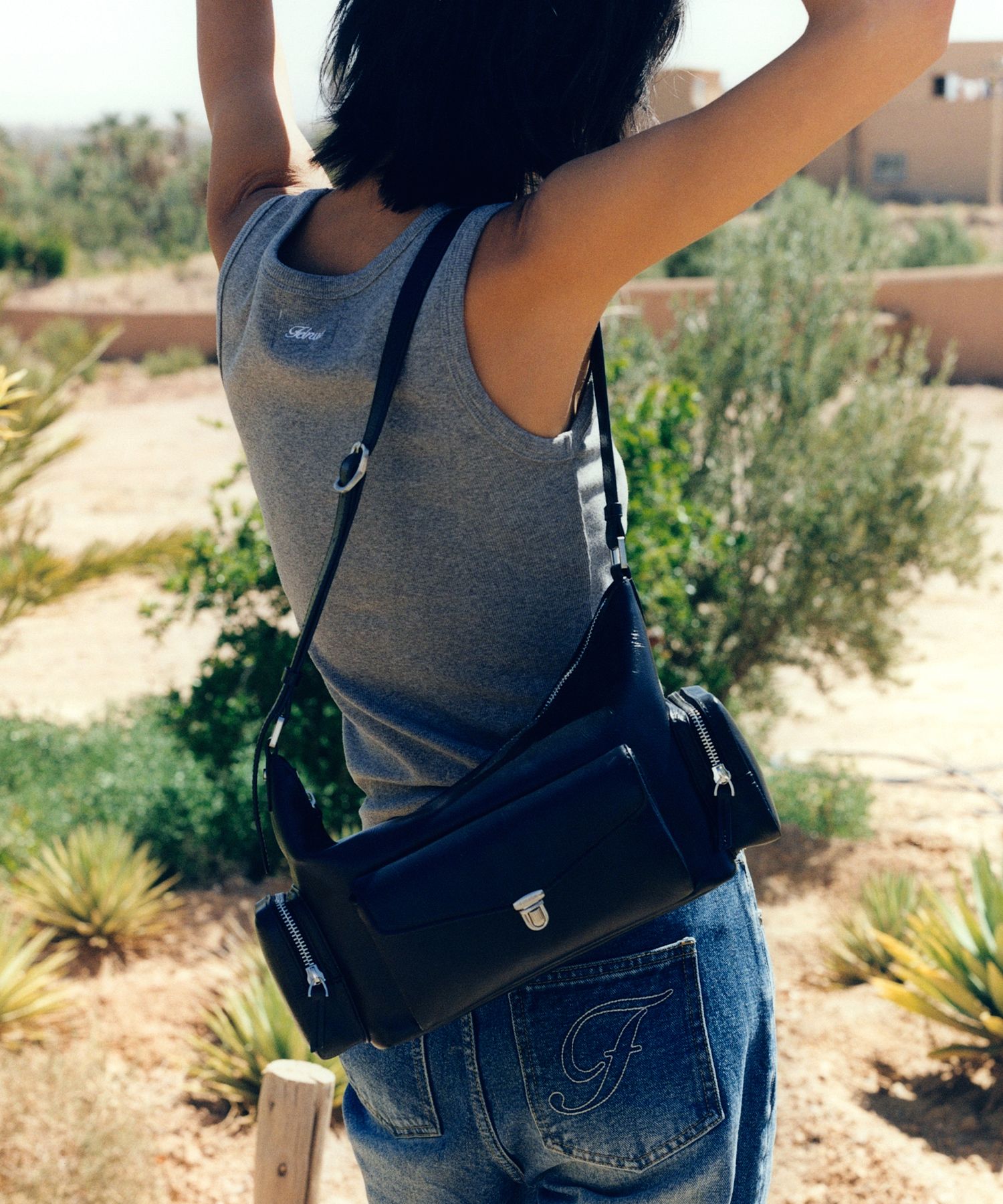 [韓国人気]★FOLNUA★CORNE Bag★ミディアム ショルダーバッグ★ MUSINSA | FOLNUA CORNE BAG [BLACK VINTAGE]