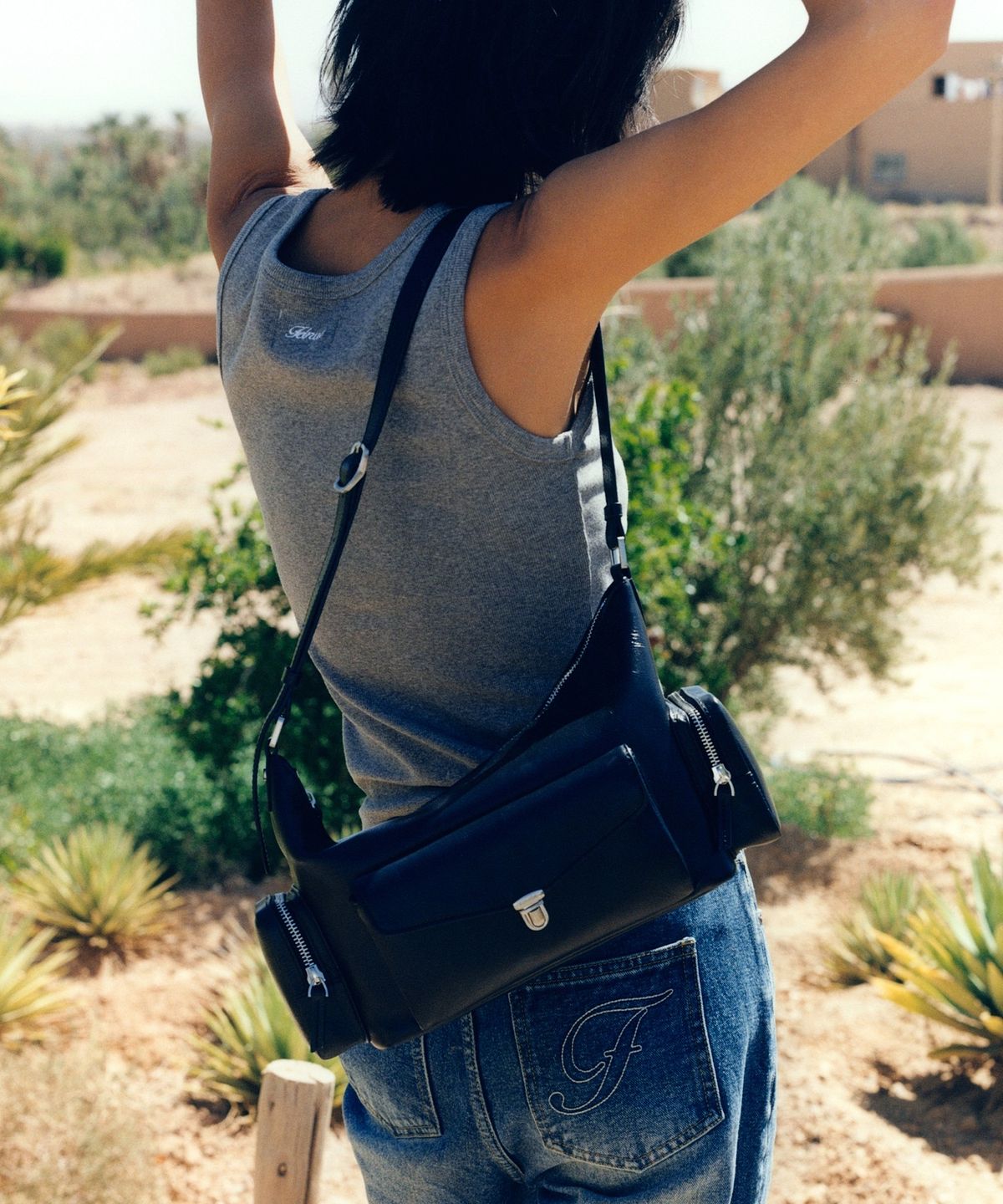 폴뉴아(FOLNUA) CORNE BAG (2COLOR)