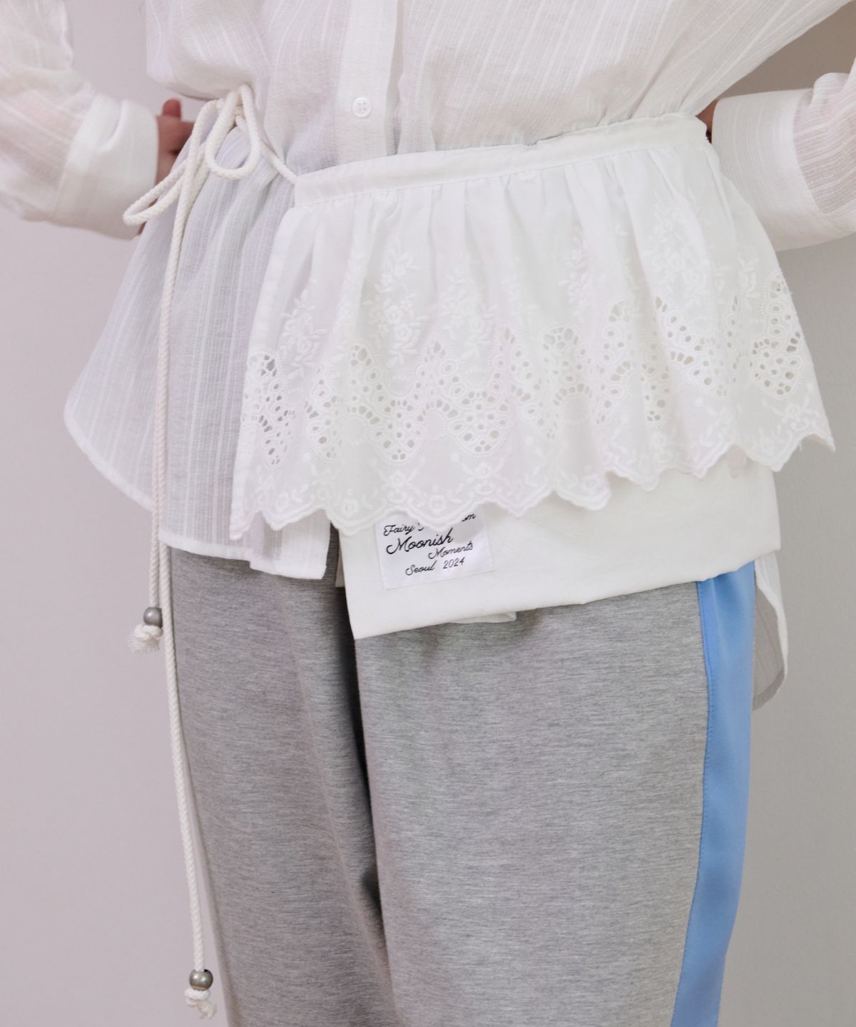 무니쉬(MOONISH) Secret Frill Pocket Bag - Pure White