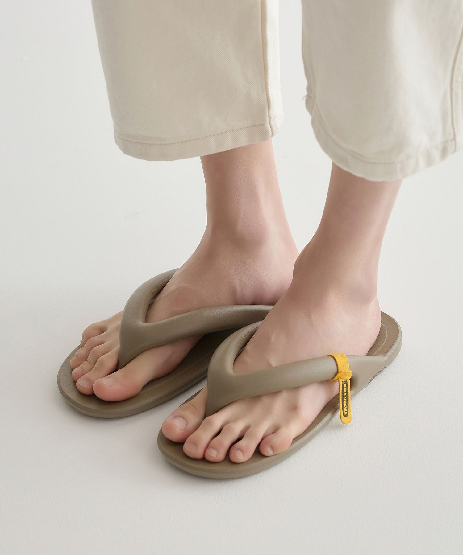 ★TAW&TOE★ Zerovity Murff Mud Khaki MUSINSA | TAW&TOE Zerovity Murff Mud Khaki + Black Rose GWP