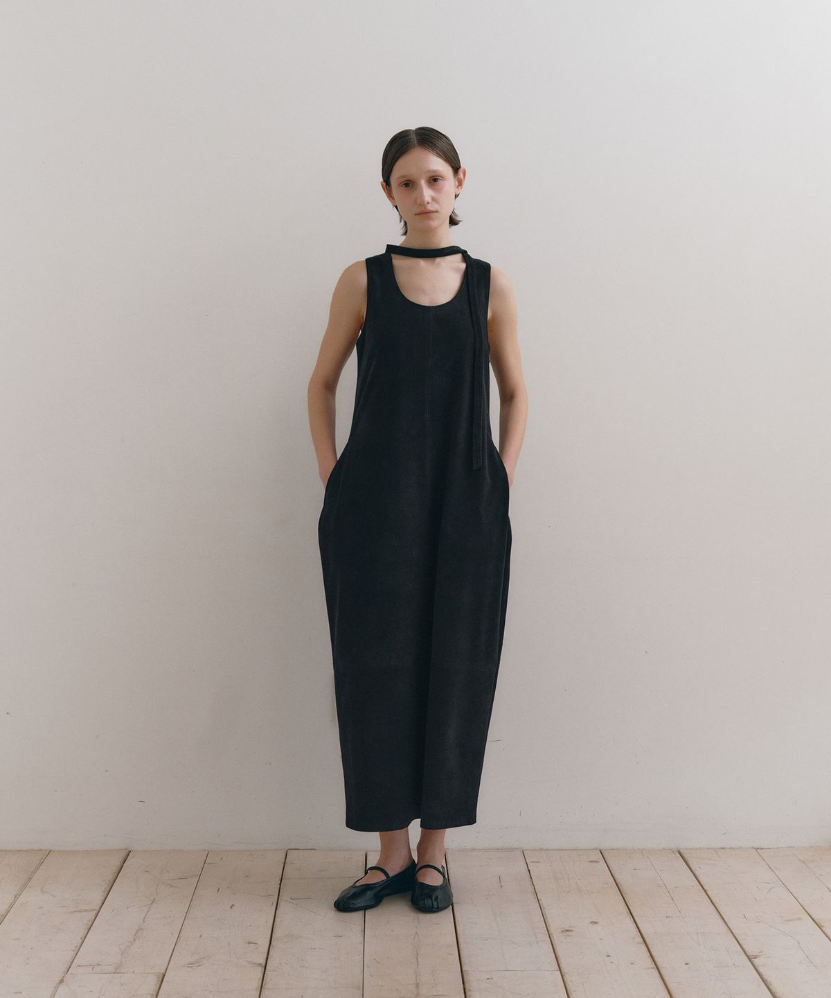 로우타이드(LOW TIDE) SUEDE BALLOON DRESS [BLACK]