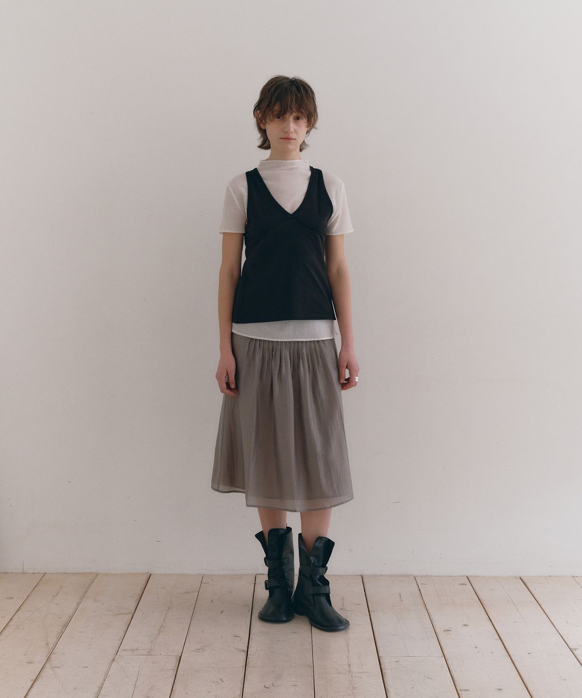 로우타이드(LOW TIDE) SILKY PINTUCK SKIRT [GREY]