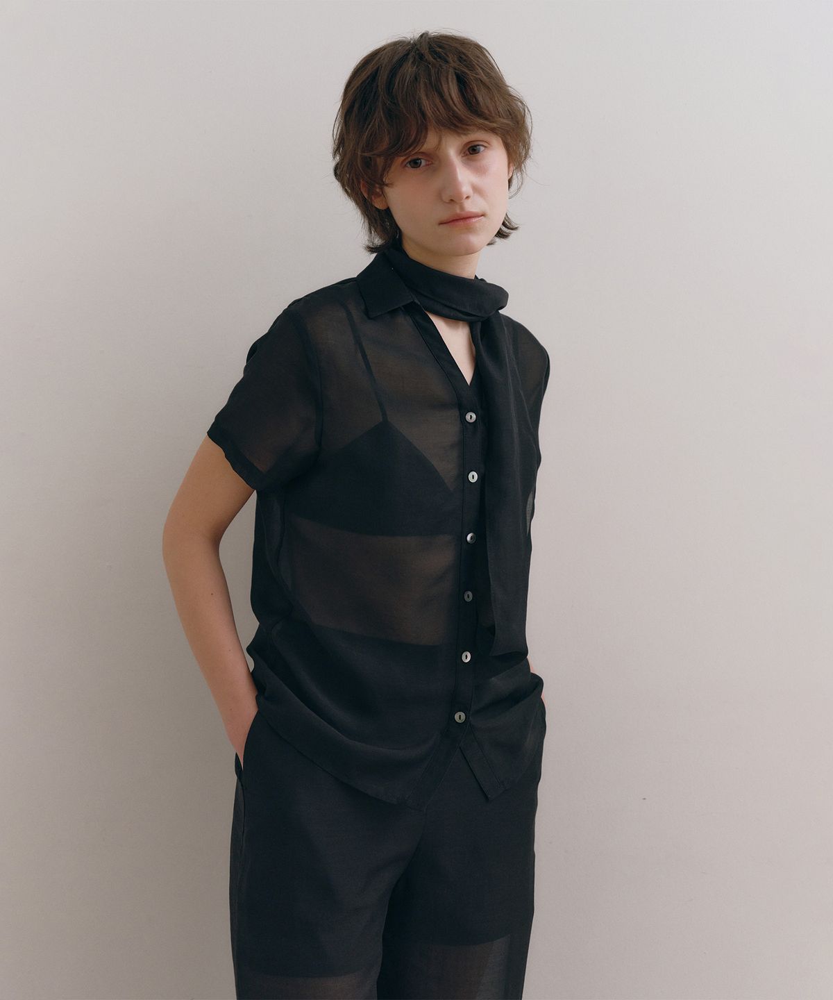 로우타이드(LOW TIDE) SHEER SCARF TIE SHIRT [BLACK]