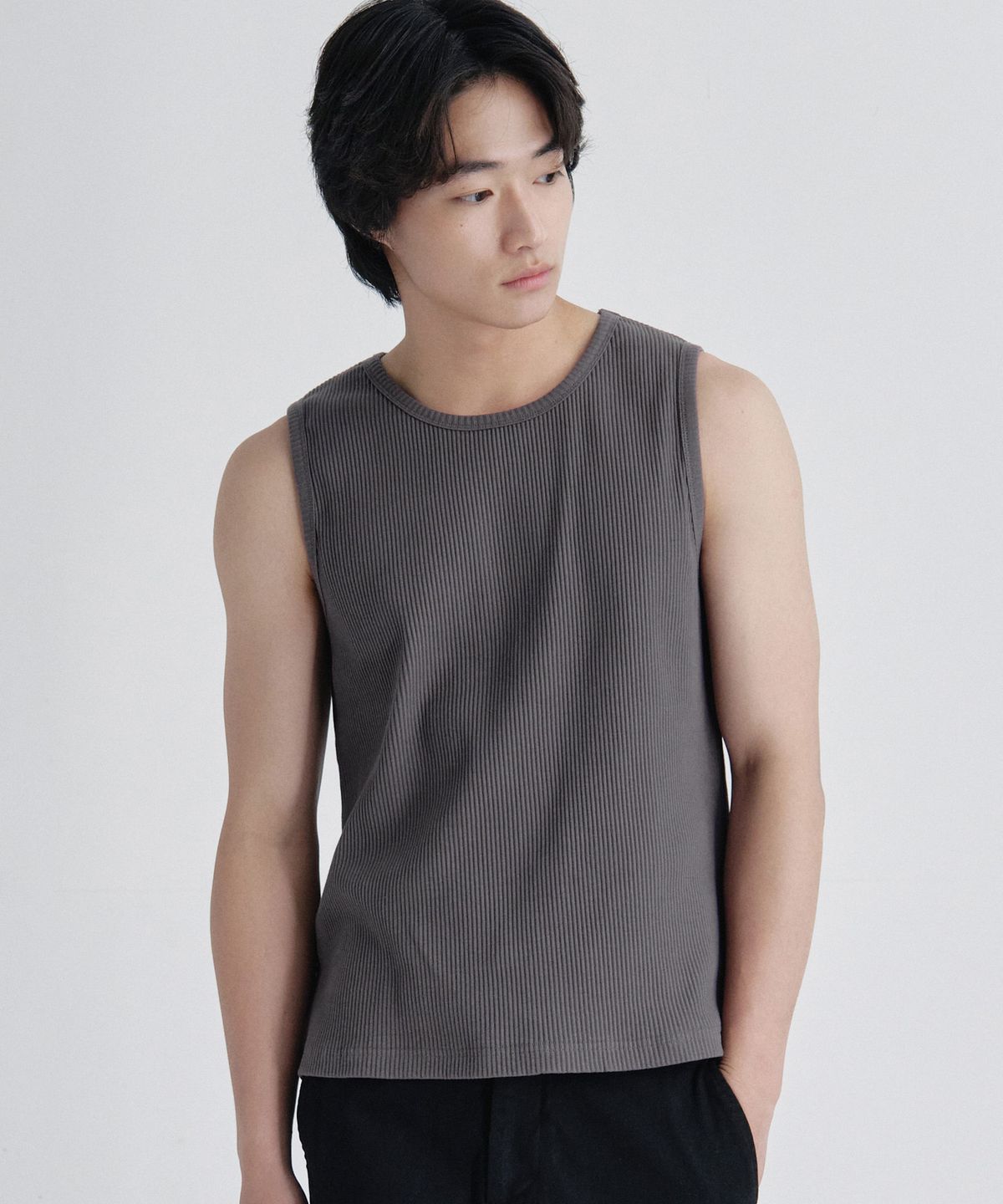 주앙옴므(JUAN HOMME) 리파인드 리브드 슬리브리스 (차콜)