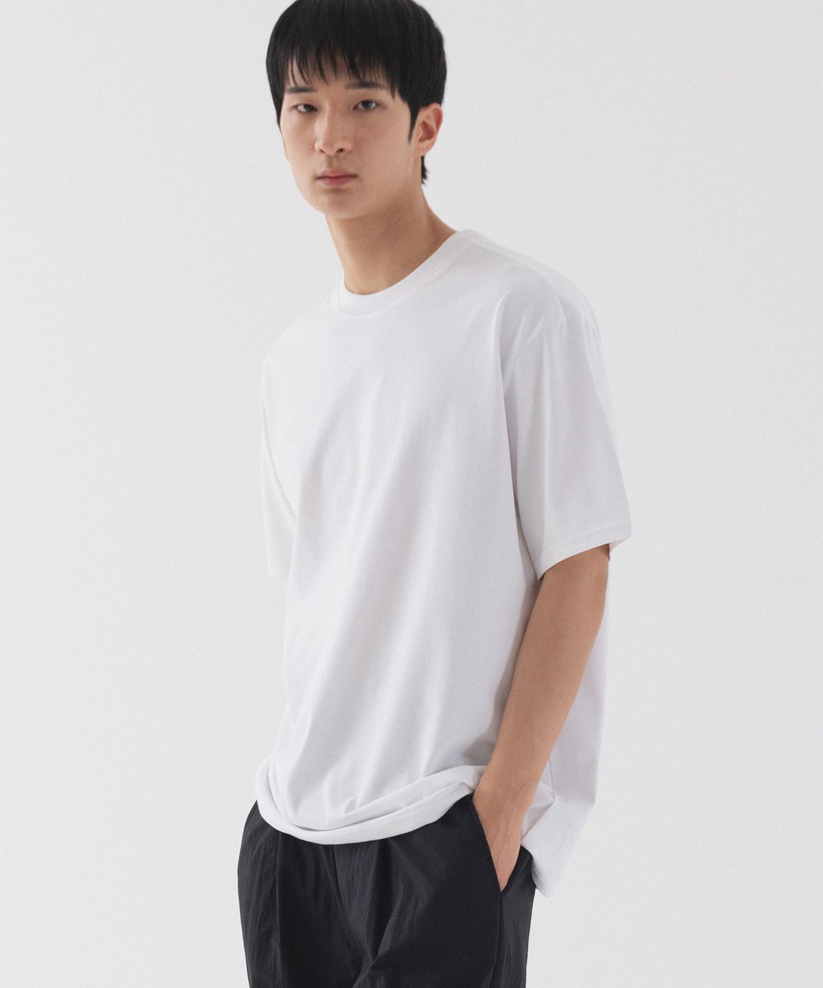 피아네르(PIANER) 아스킨 쿨 세미 오버핏 반팔 티셔츠 (화이트)