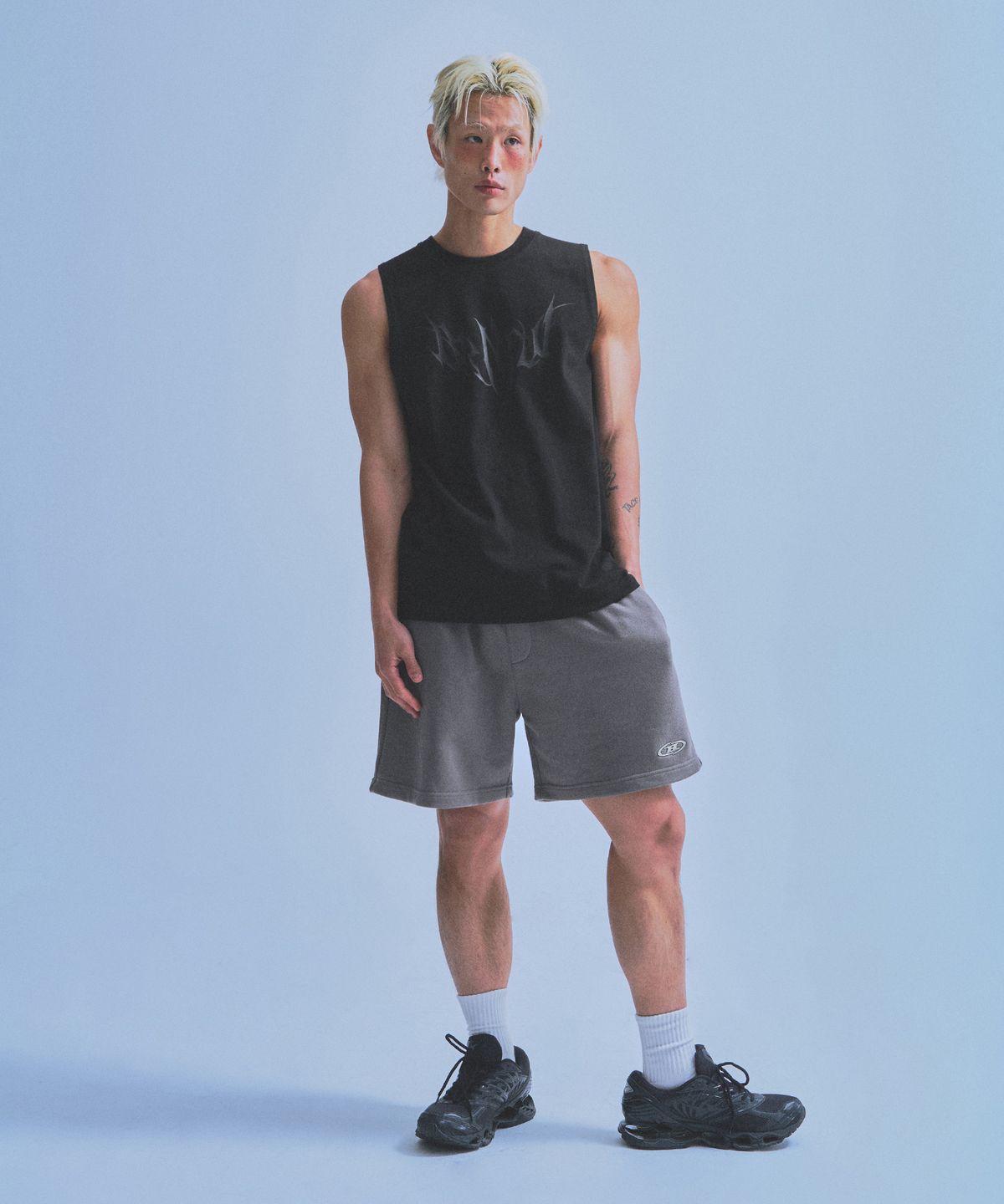 본투윈(BORN TO WIN) TRIBAL COMFORT FIT SLEEVLESS [BLACK]