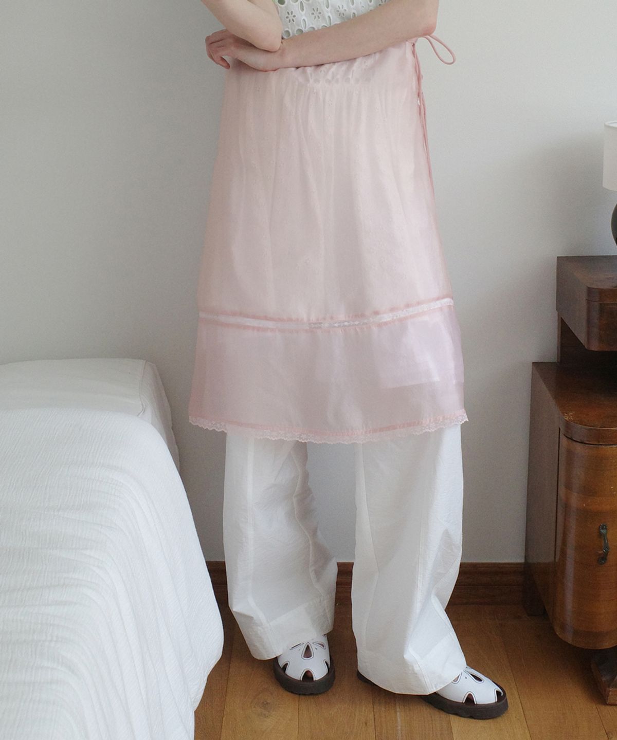 클로르(CLOR) BEADS SHEER MIDI SKIRT - 3 colors