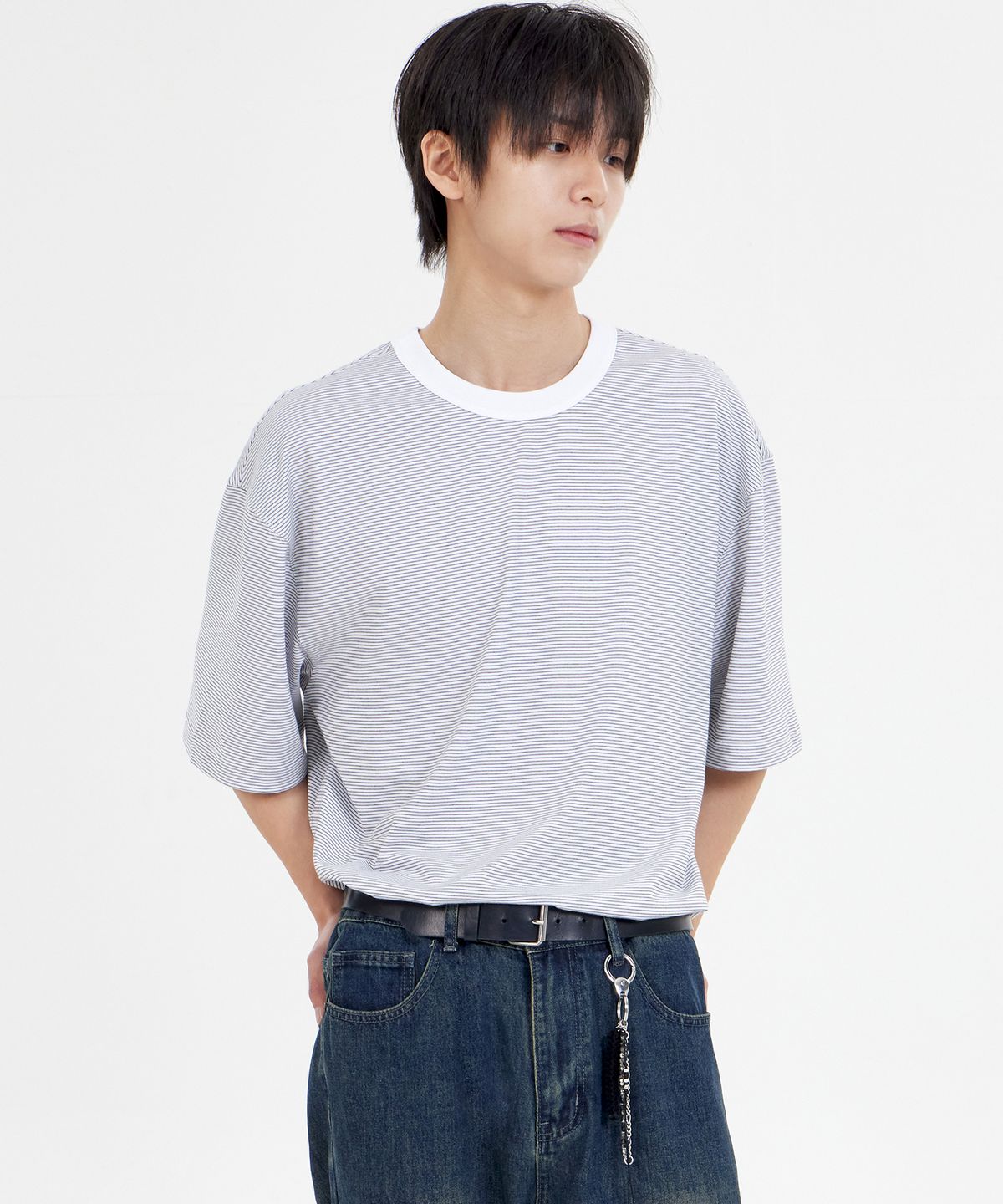 바이엘(BY.L) 스몰스트라이프 티셔츠 화이트