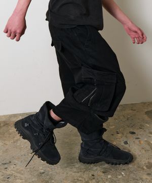 SIDE CARGO ZIPPER SHORTS (BLACK)