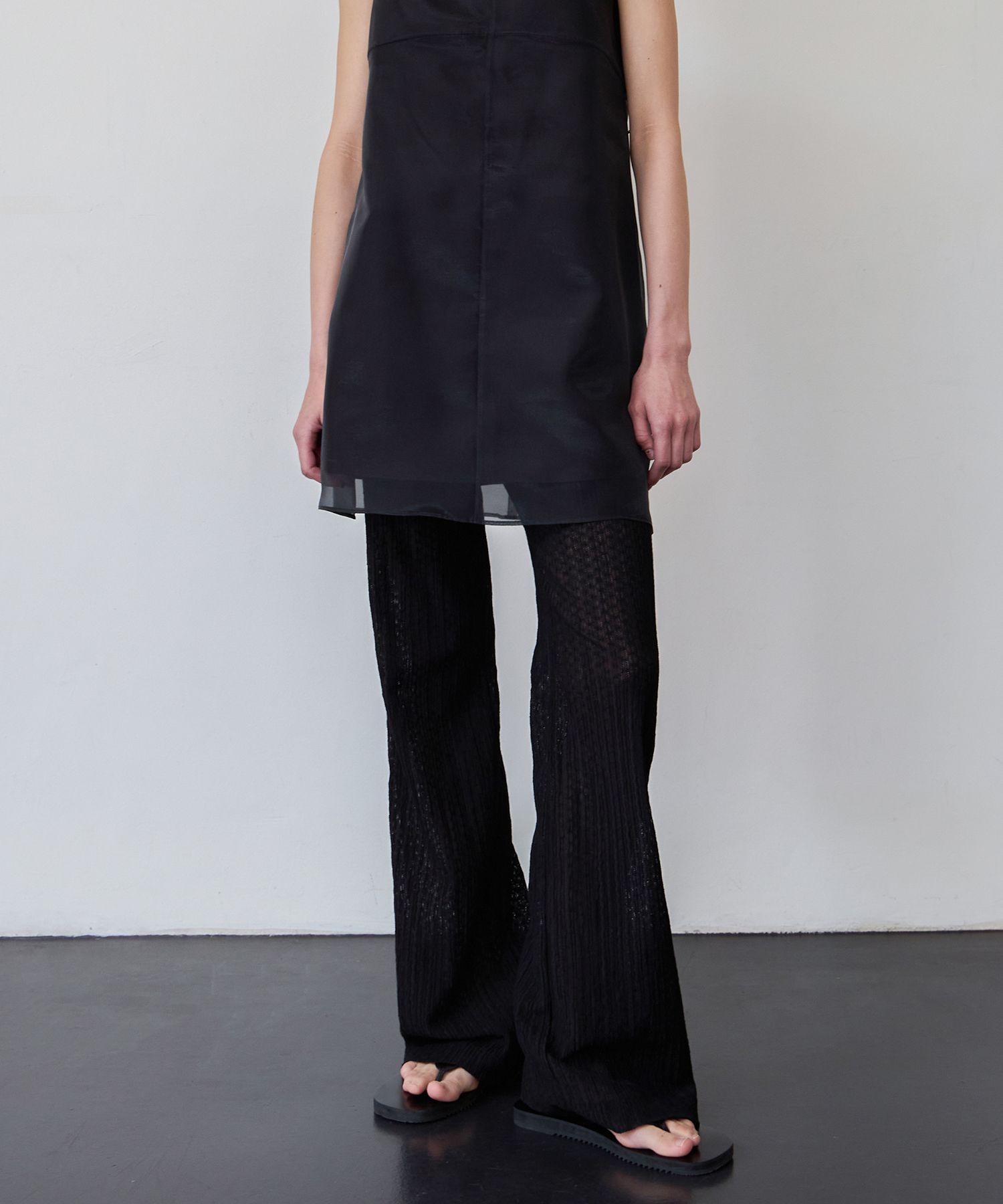 LEVAR ♥ Eyelet Lace Layered Pants /追跡付 MUSINSA | LEVAR Eyelet Lace Layered Pants - Black