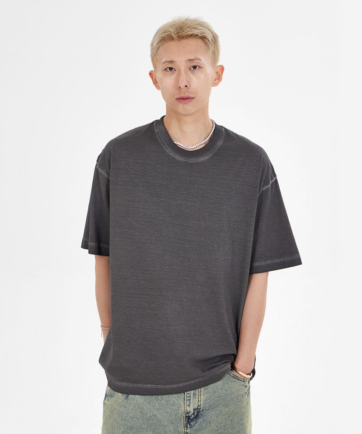메이킷투(MAKEITTO) 피그먼트 워싱 오버핏 크루넥 반팔 티셔츠_차콜