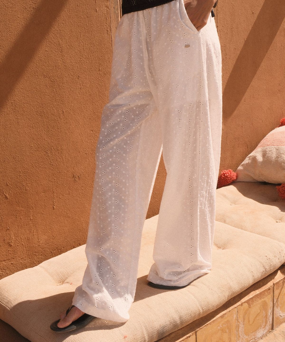 폴뉴아(FOLNUA) LEGERE LACE PANTS (WHITE)