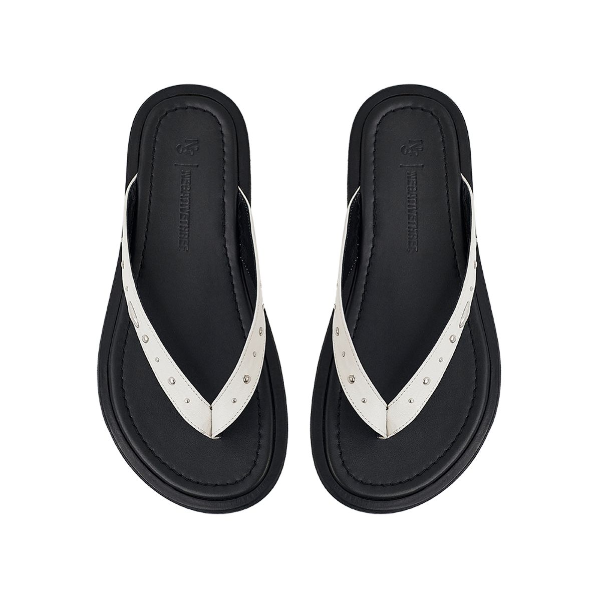 네거티브쓰리(NEGATIVETHREE) Stud Sheepskin Flip Flops_Ivory