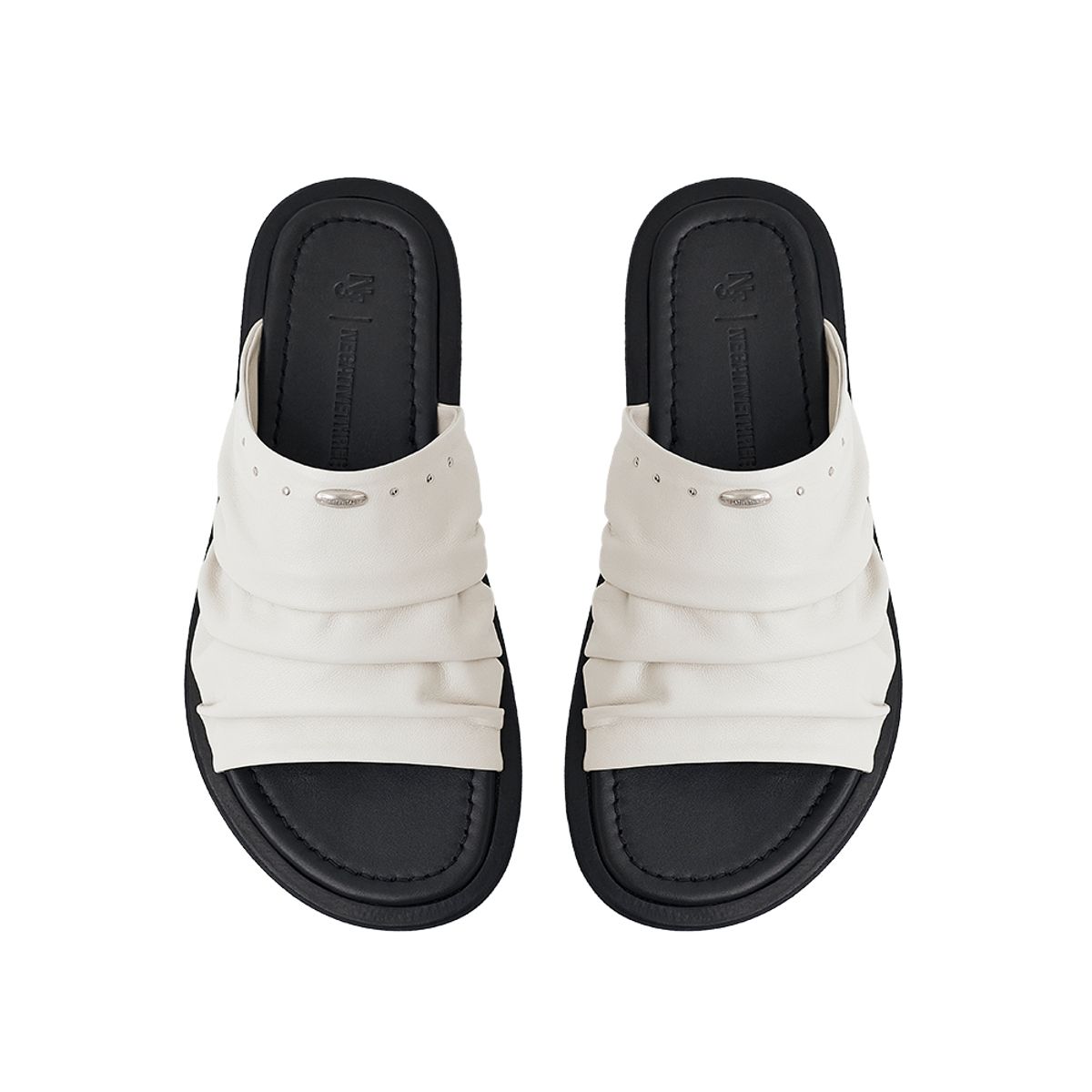 네거티브쓰리(NEGATIVETHREE) Slouchy Sheepskin Slides_Ivory