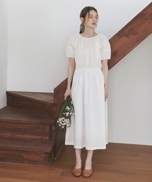 백 리본 퍼프 원피스 아이보리