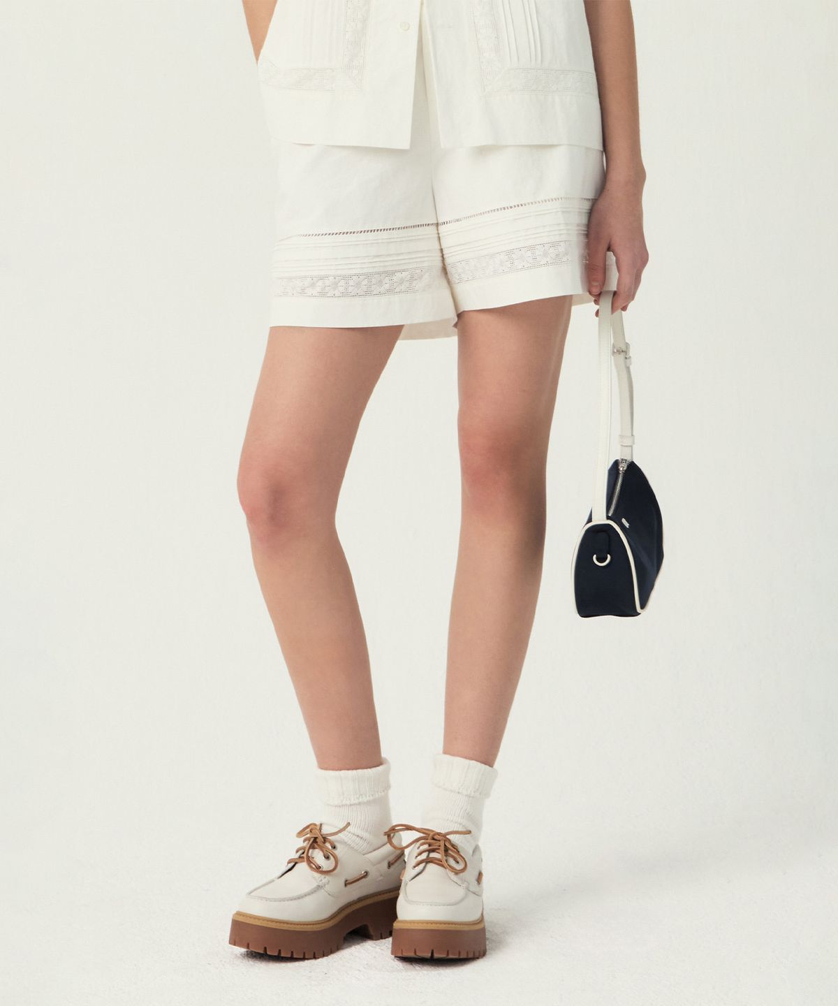 그로브(GROVE) ELLIS LACE SHORTS (IVORY)