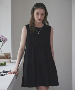 티어드 셔링 미니 원피스 블랙