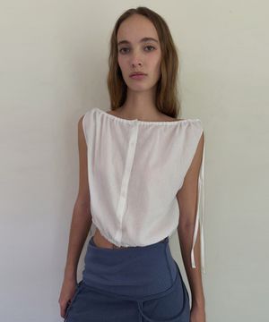 STRING SLEEVELESS BLOUSE (white)
