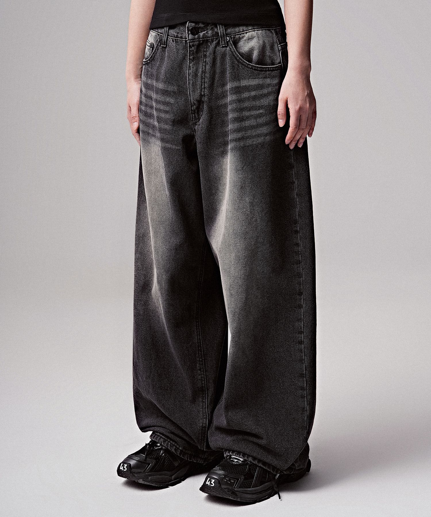 ★MUSINSA STANDARD★ One Tuck Loose Tapered Denim Pants Low MUSINSA | MUSINSA STANDARD one-tuck loose tapered denim