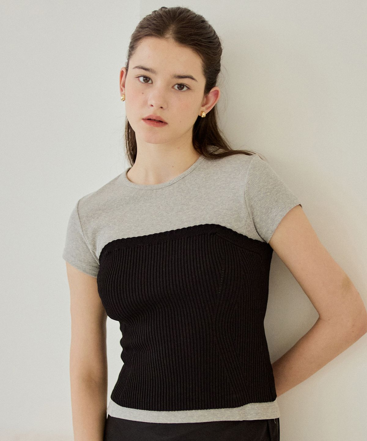 엽페(YUPPE) WAVE KNIT BUSTIER_BLACK