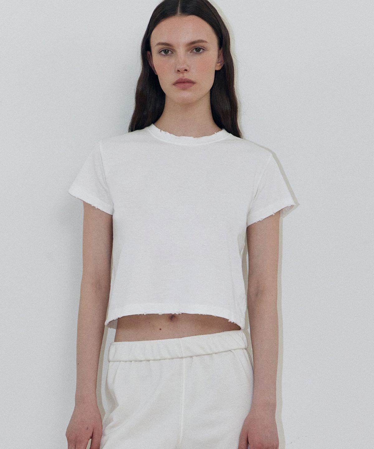 레이디 볼륨(LADY VOLUME) 디스트레스트 워싱 티셔츠 (WHITE)