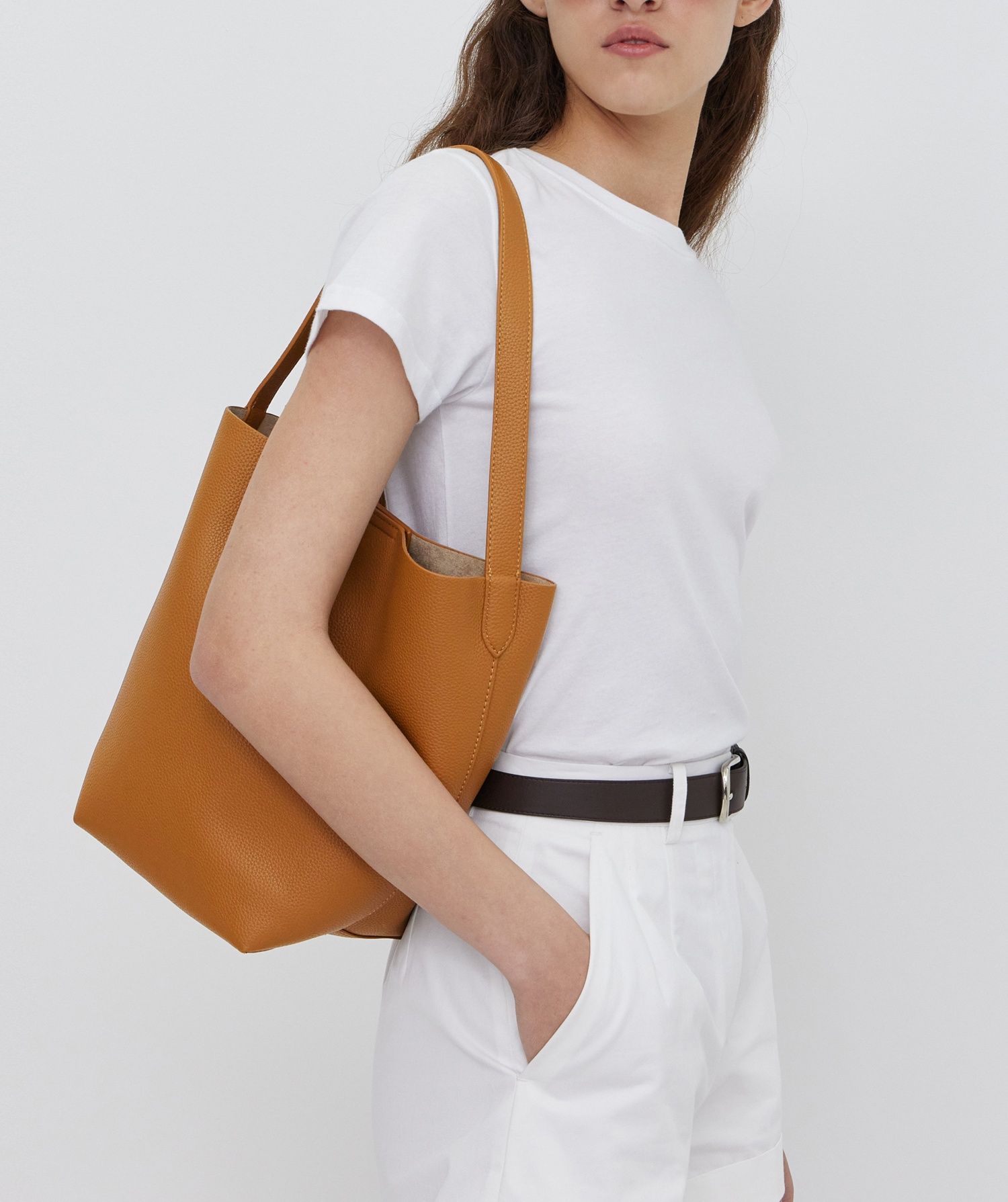 MUSINSA LADY VOLUME Soft Flow Bucket Bag (CAMEL)