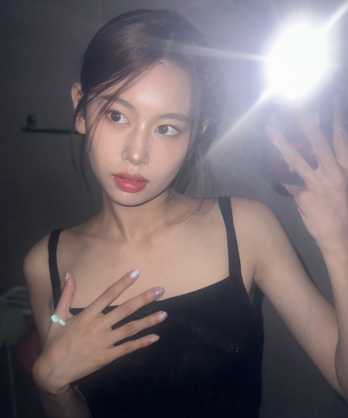 레이디 볼륨(LADY VOLUME) 에리스 스퀘어 탱크탑 (BLACK)