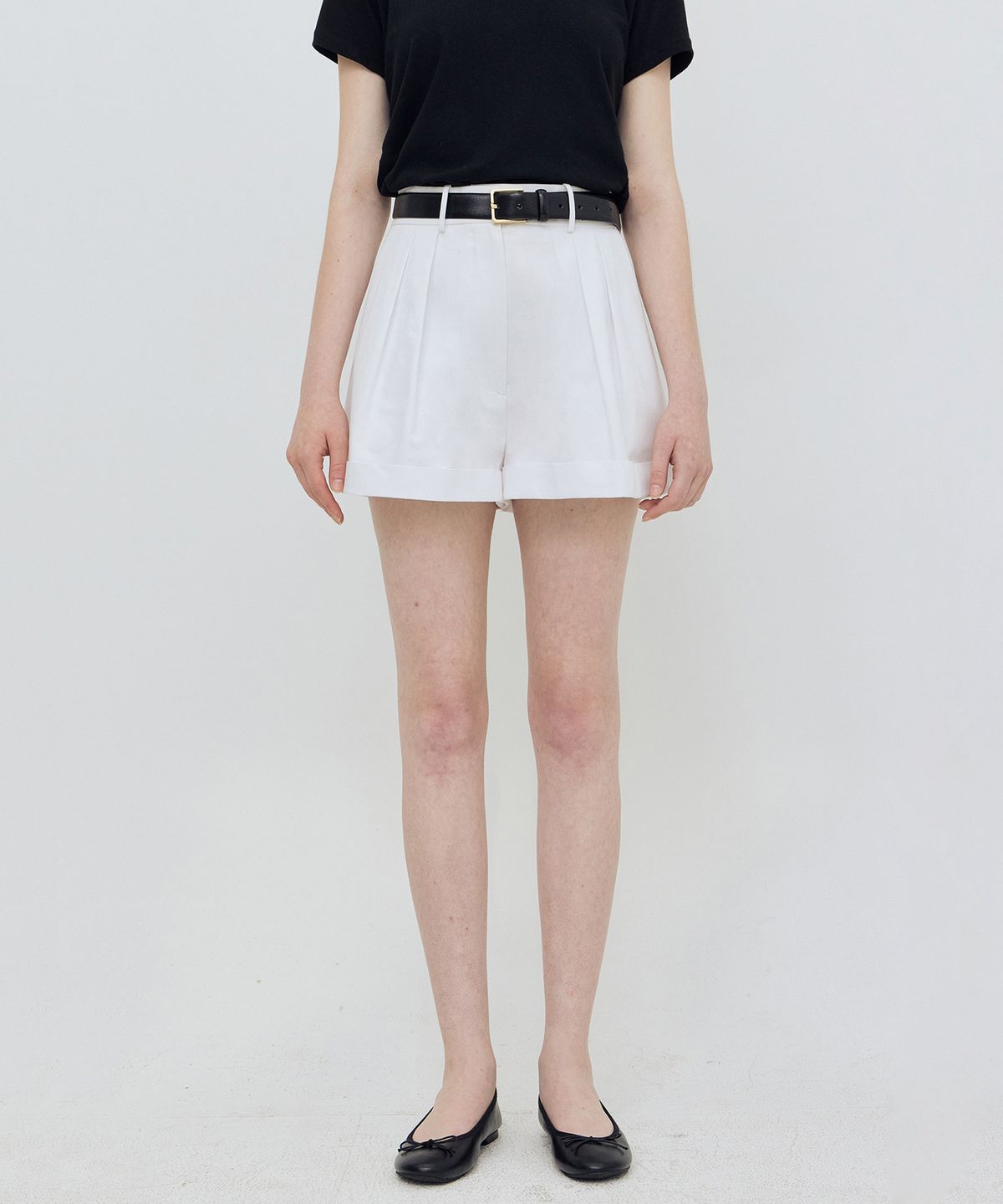 레이디 볼륨(LADY VOLUME) 플리츠 턴업 팬츠 (WHITE)