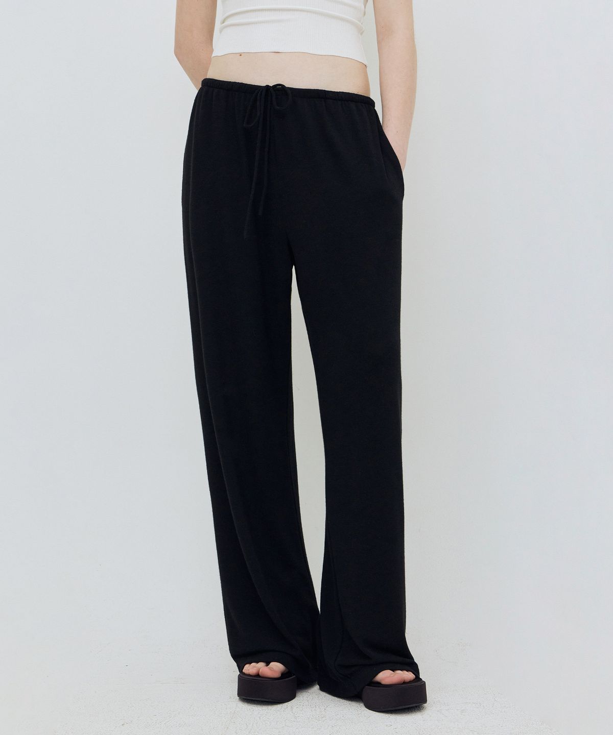 레이디 볼륨(LADY VOLUME) 레아 리브드 와이드 팬츠 (BLACK)